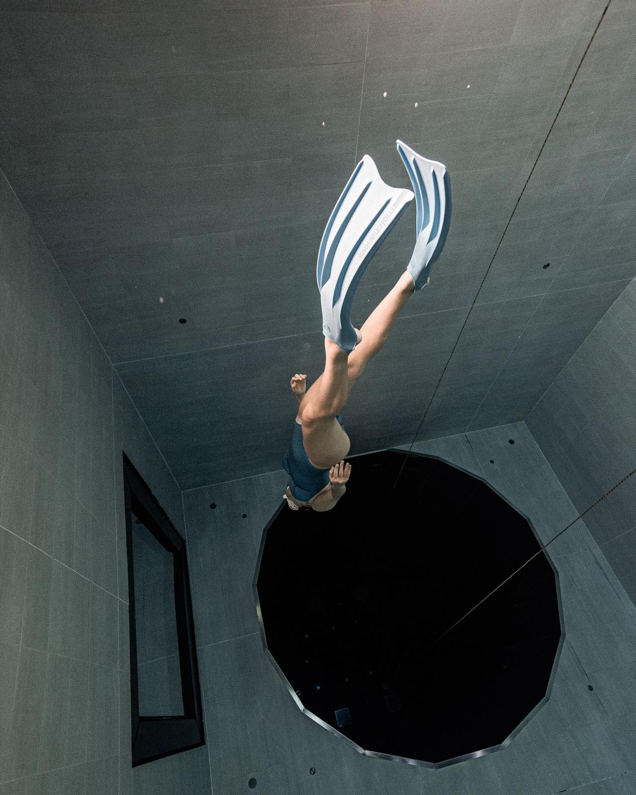 Freediver in Divecube Hotel (Taichung)'s indoor deep pool